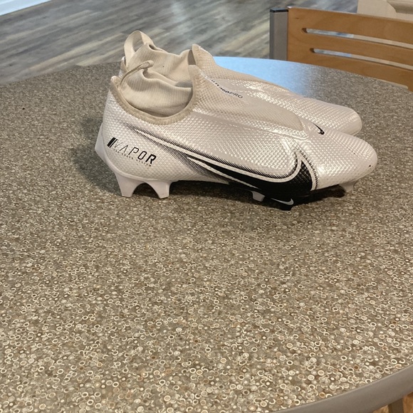 Nike Vapor football Cleats//size 8//never worn or used great for turf & grass - Picture 5 of 7